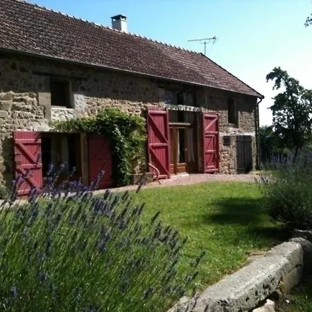 Holiday home Fermette Renovee Avec Charme, 4 Chambres, Jardin, Poele Bois, Internet, Animaux Acceptes - Fr-1-489-246 Beaune d'Allier