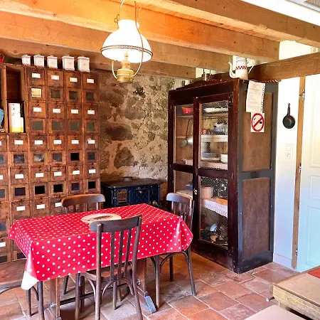 Holiday home Fermette Renovee Avec Charme, 4 Chambres, Jardin, Poele Bois, Internet, Animaux Acceptes - Fr-1-489-246 Beaune d'Allier